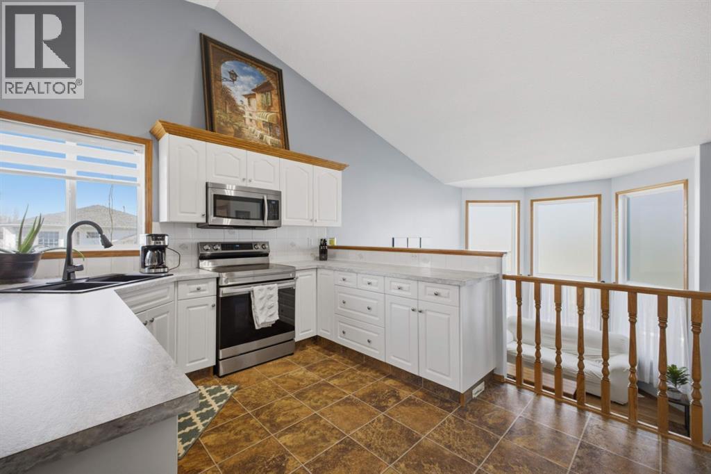 1 Pell Close, Sylvan Lake, Alberta  T4S 1W8 - Photo 7 - A2309405