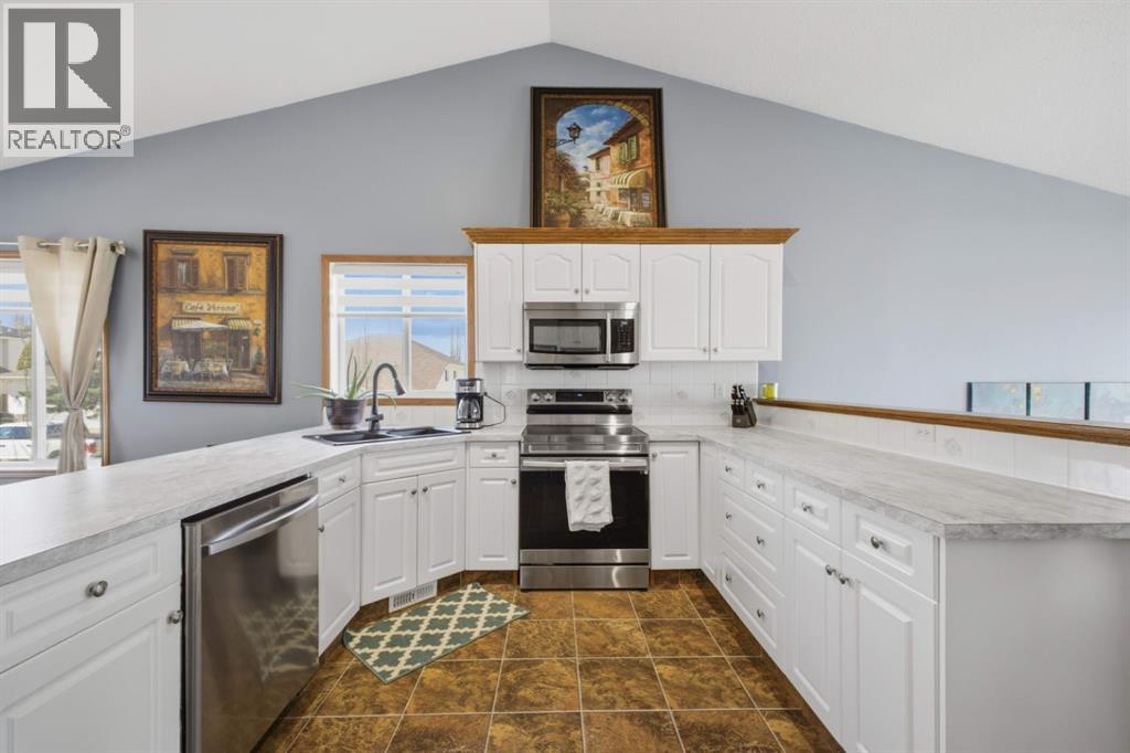 1 Pell Close, Sylvan Lake, Alberta  T4S 1W8 - Photo 6 - A2309405