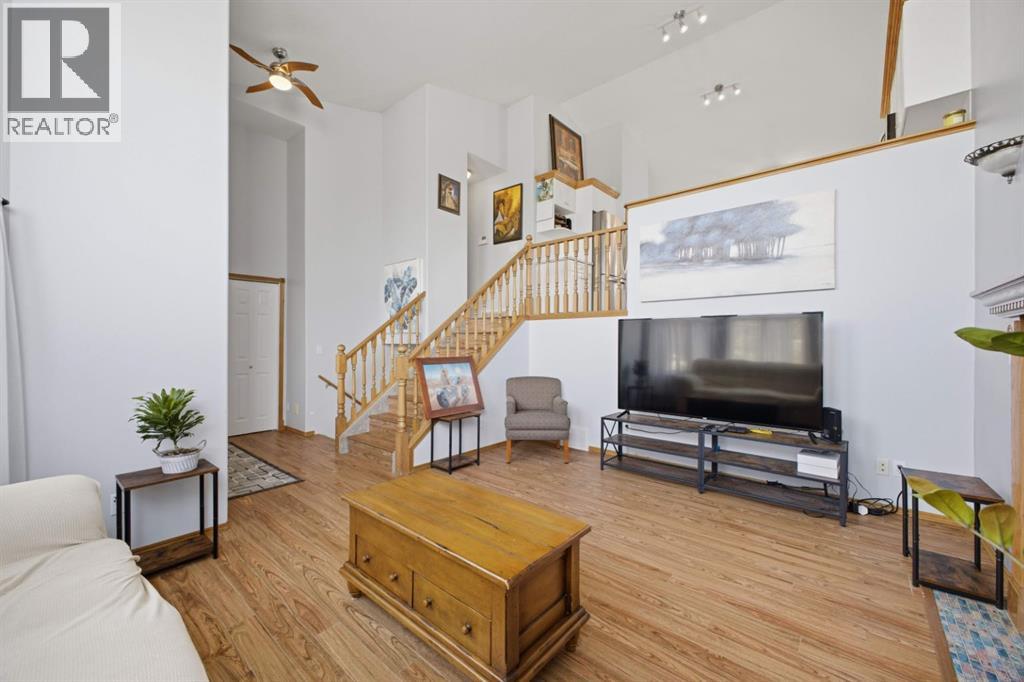 1 Pell Close, Sylvan Lake, Alberta  T4S 1W8 - Photo 4 - A2309405