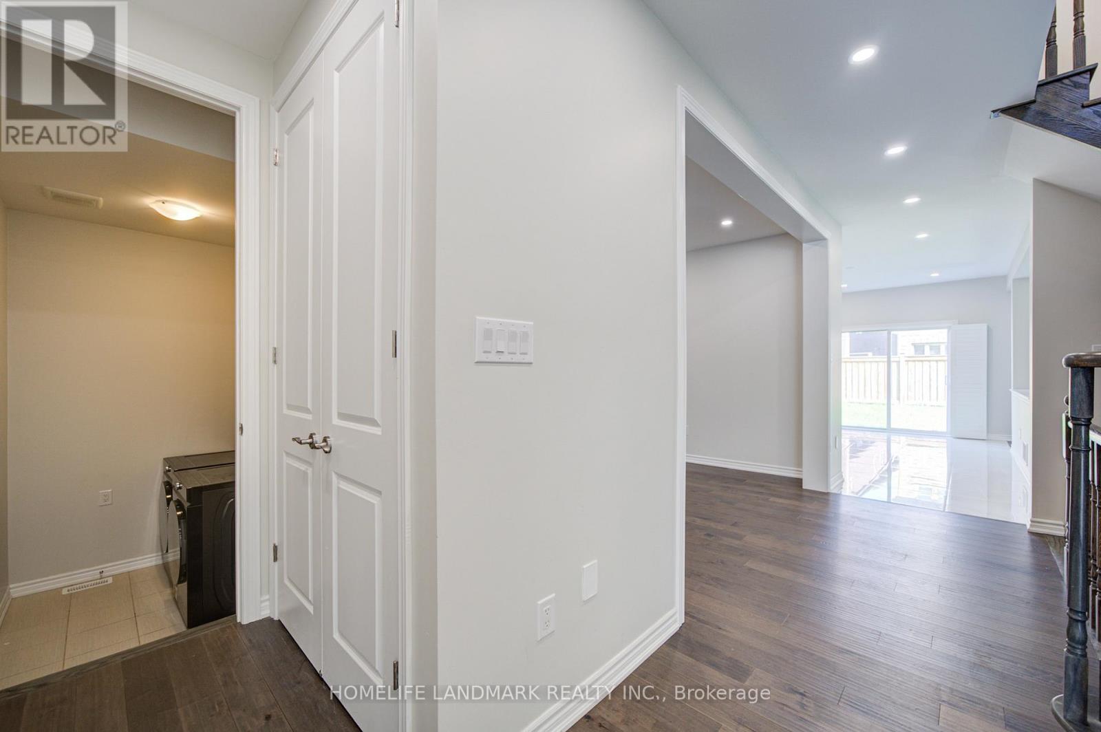 18 Kenneth Ross Crescent, East Gwillimbury, Ontario  L9N 0T7 - Photo 15 - N13138780