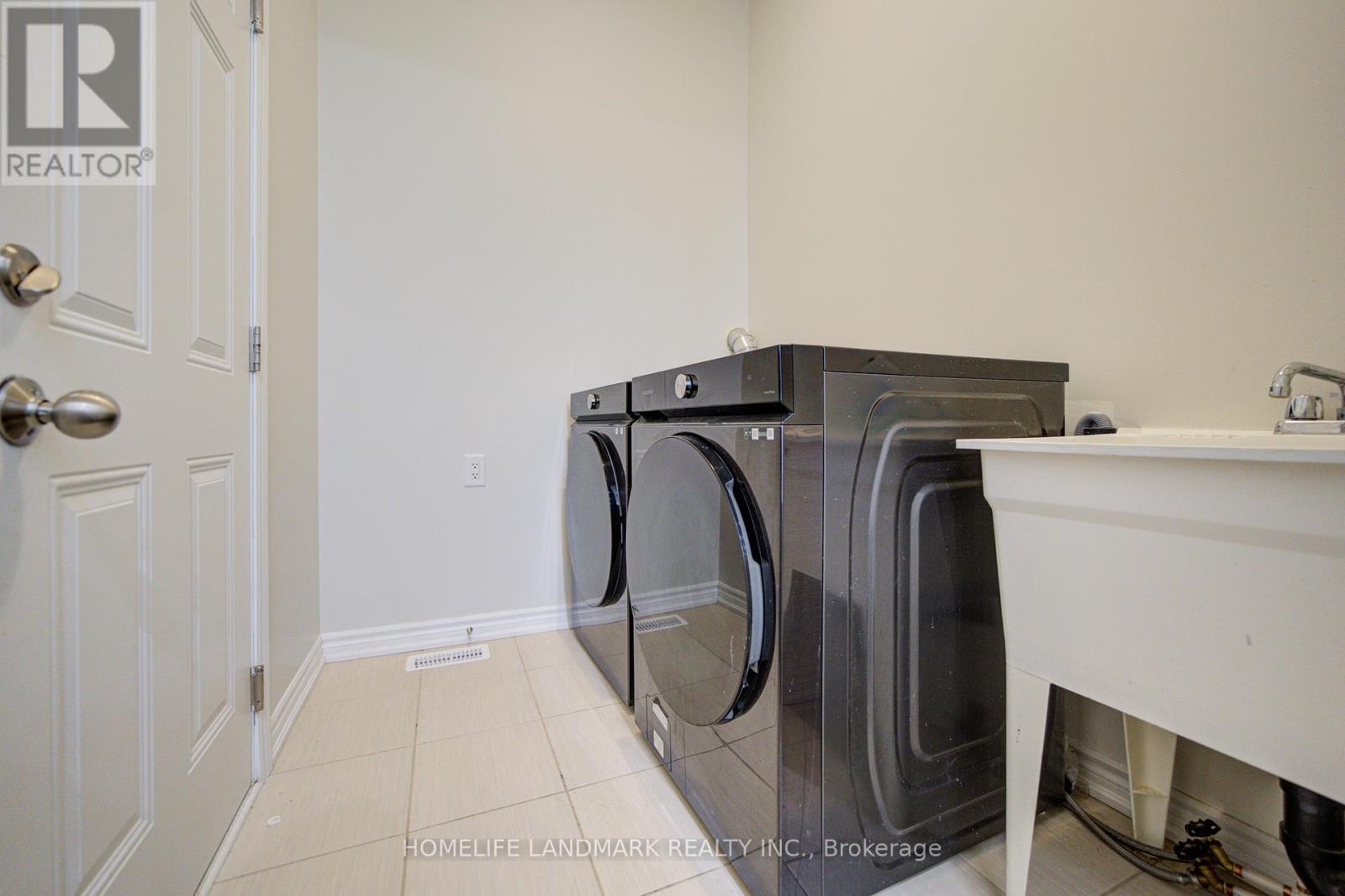 18 Kenneth Ross Crescent, East Gwillimbury, Ontario  L9N 0T7 - Photo 16 - N13138780