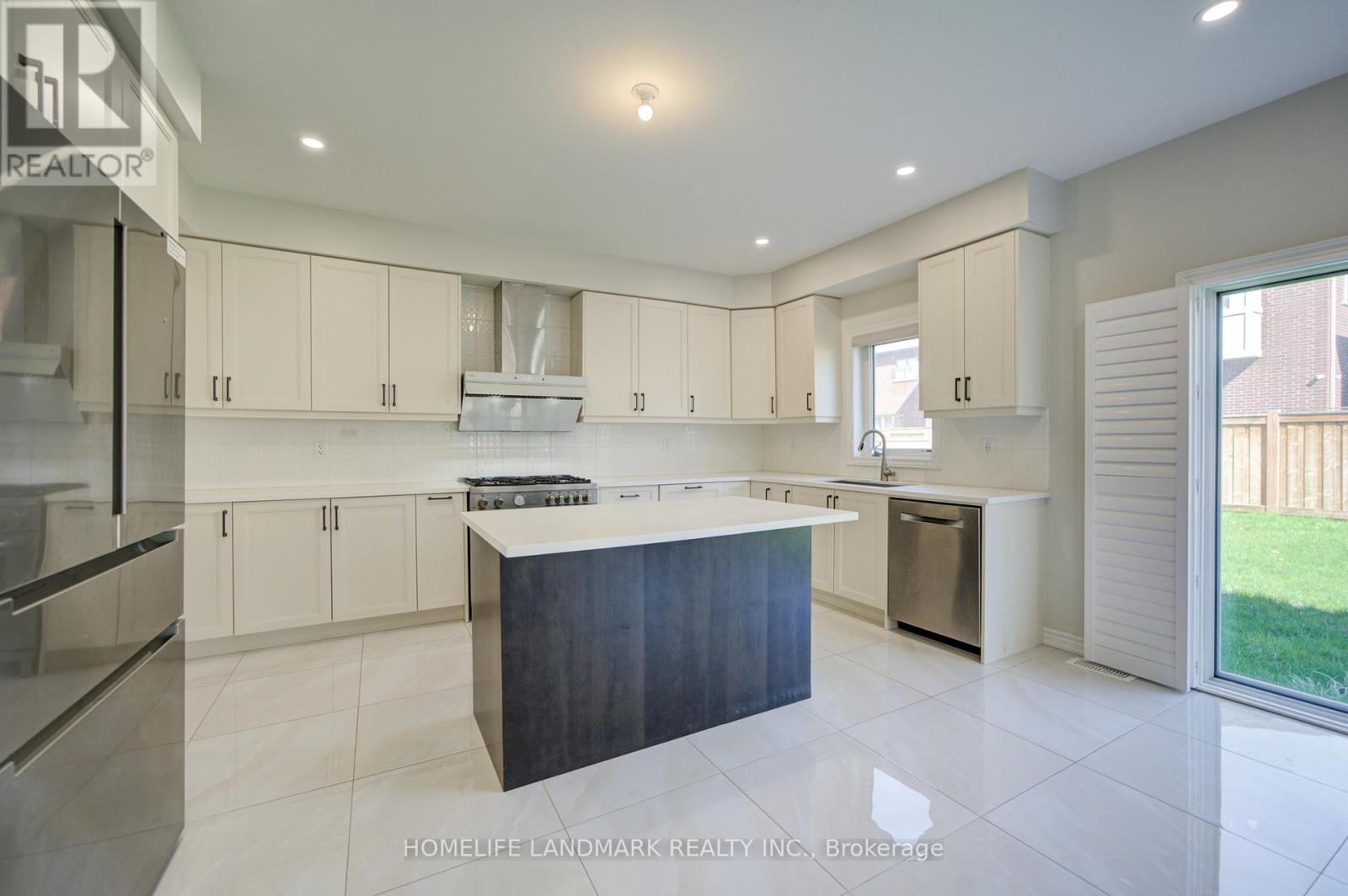 18 Kenneth Ross Crescent, East Gwillimbury, Ontario  L9N 0T7 - Photo 20 - N13138780