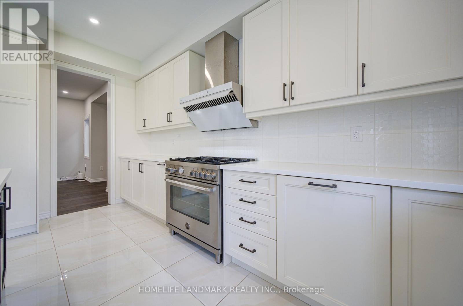 18 Kenneth Ross Crescent, East Gwillimbury, Ontario  L9N 0T7 - Photo 23 - N13138780