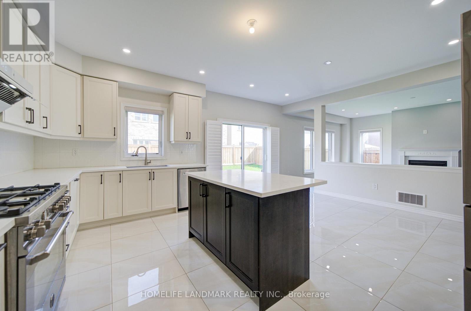 18 Kenneth Ross Crescent, East Gwillimbury, Ontario  L9N 0T7 - Photo 25 - N13138780