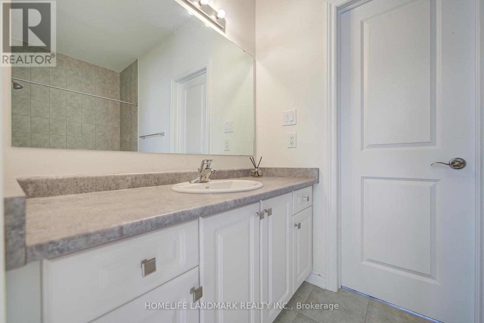 18 Kenneth Ross Crescent, East Gwillimbury, Ontario  L9N 0T7 - Photo 35 - N13138780
