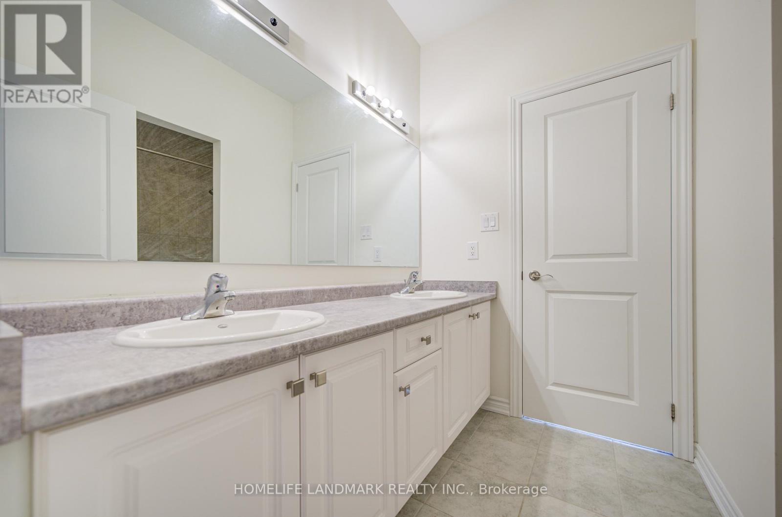 18 Kenneth Ross Crescent, East Gwillimbury, Ontario  L9N 0T7 - Photo 39 - N13138780