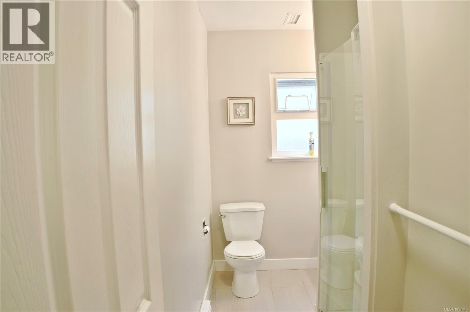 1825 Fairhurst Ave, Saanich, British Columbia  V8N 1P5 - Photo 29 - 1037143