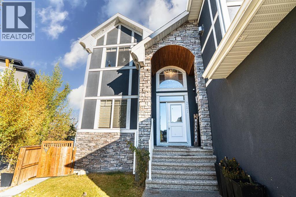321 Kinniburgh Cove, Chestermere, Alberta  T1X 0P4 - Photo 4 - A2292508