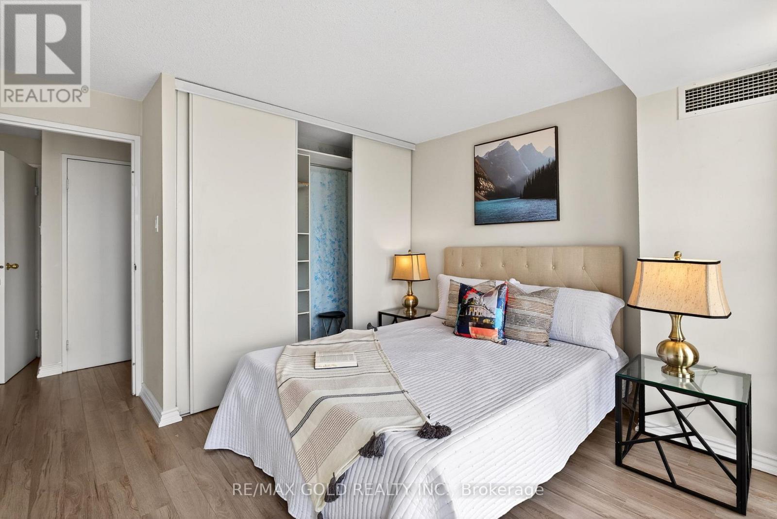 1911 - 35 Trailwood Drive, Mississauga, Ontario  L4Z 3L6 - Photo 26 - W13138766