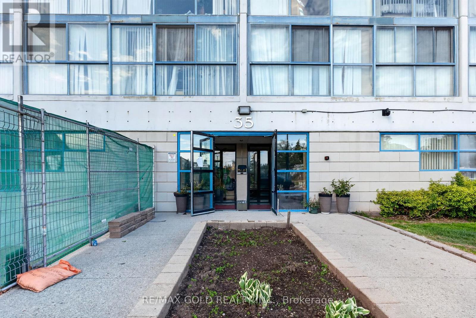 1911 - 35 Trailwood Drive, Mississauga, Ontario  L4Z 3L6 - Photo 3 - W13138766