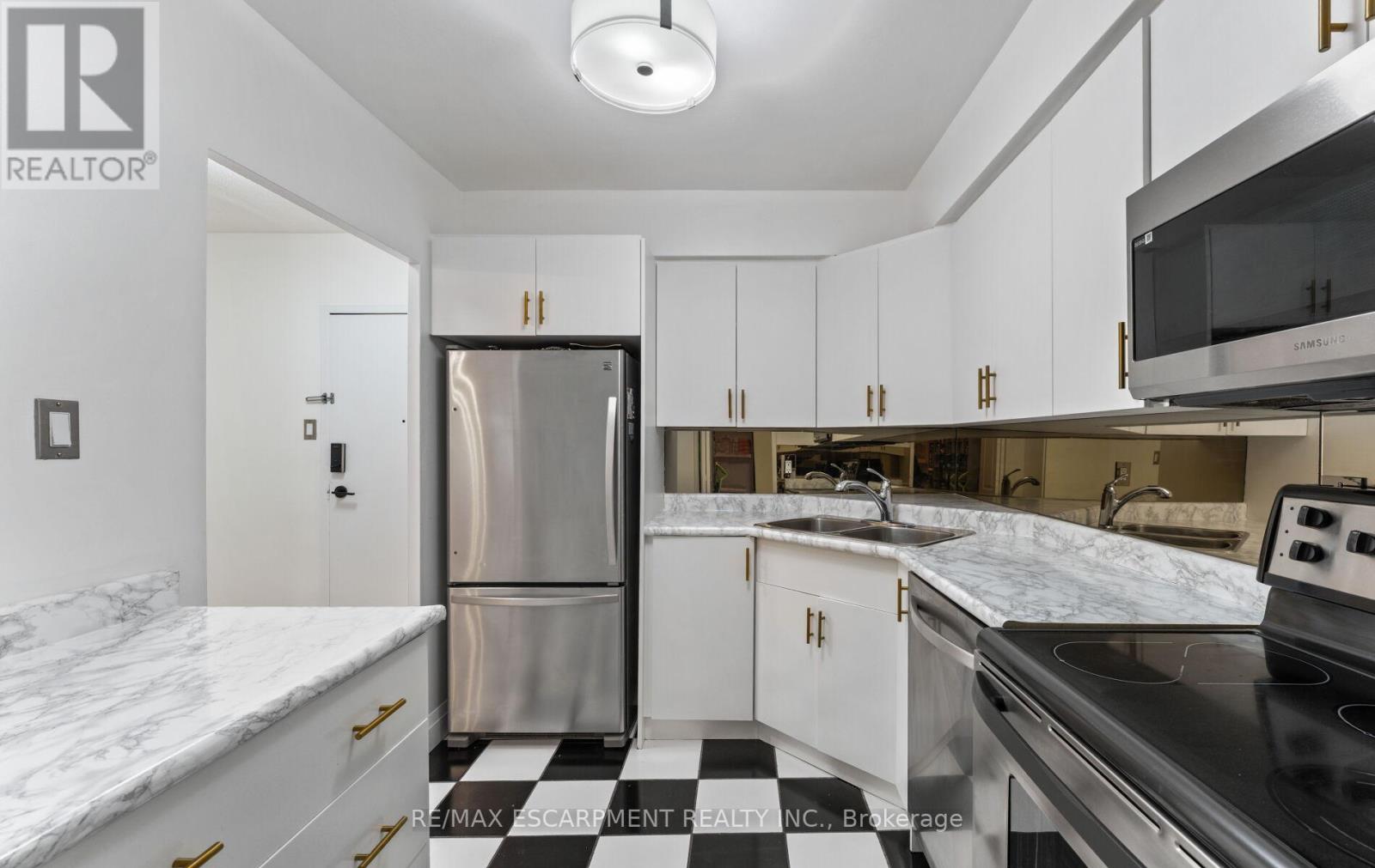 308c - 2 Valhalla Inn Road, Toronto, Ontario  M9B 6C3 - Photo 17 - W13138774