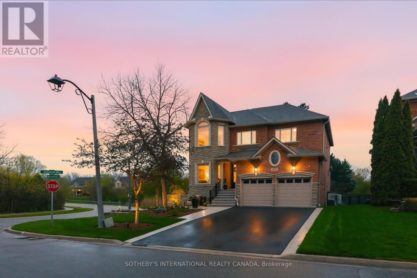 2432 Upper Valley Crescent, Oakville, Ontario  L6H 7P2 - Photo 3 - W13138820