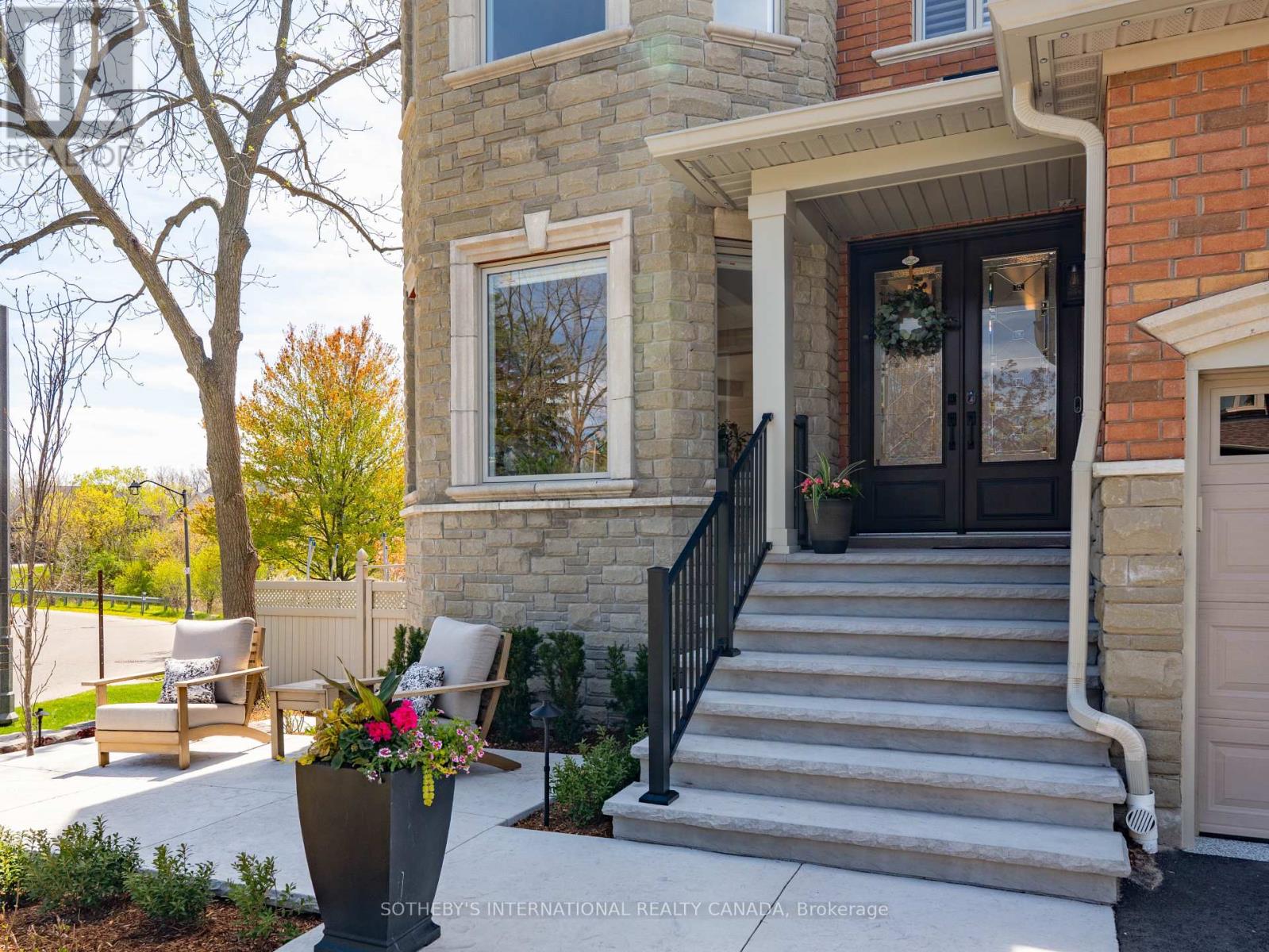 2432 Upper Valley Crescent, Oakville, Ontario  L6H 7P2 - Photo 4 - W13138820