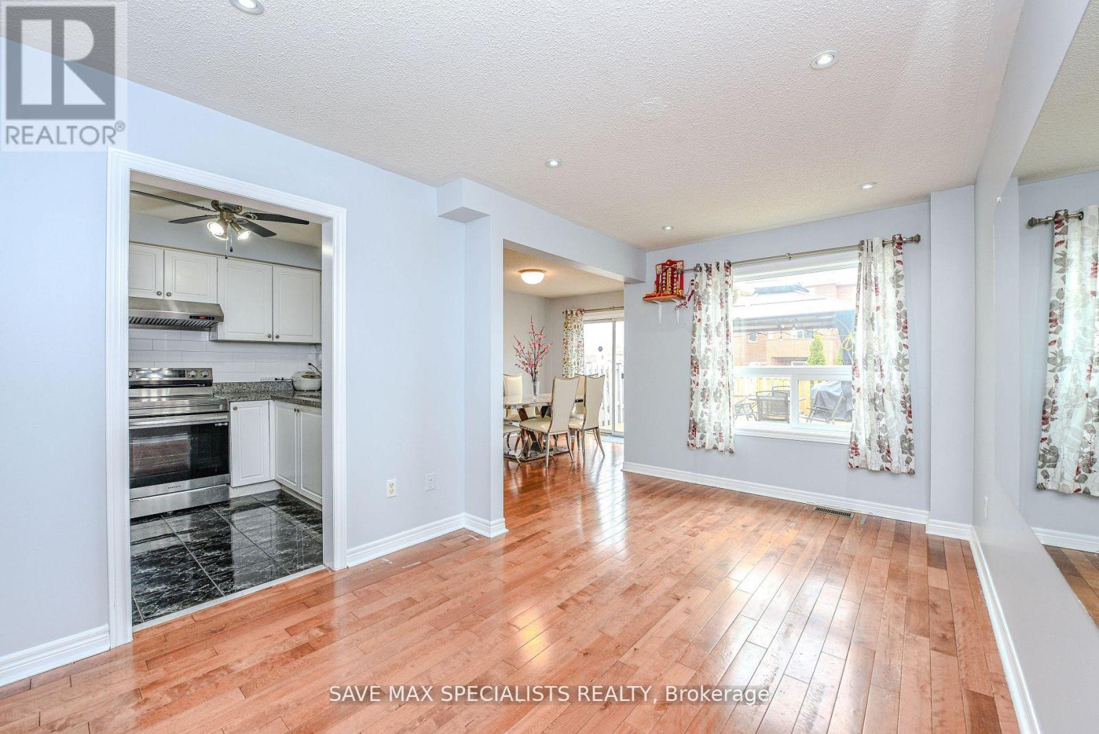 622 Lumberton Crescent, Mississauga, Ontario  L4Z 3Z5 - Photo 12 - W13138830