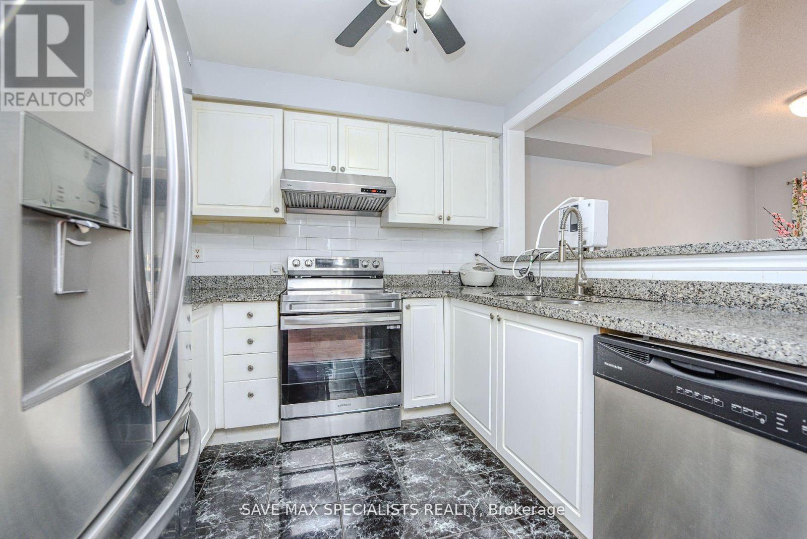 622 Lumberton Crescent, Mississauga, Ontario  L4Z 3Z5 - Photo 9 - W13138830