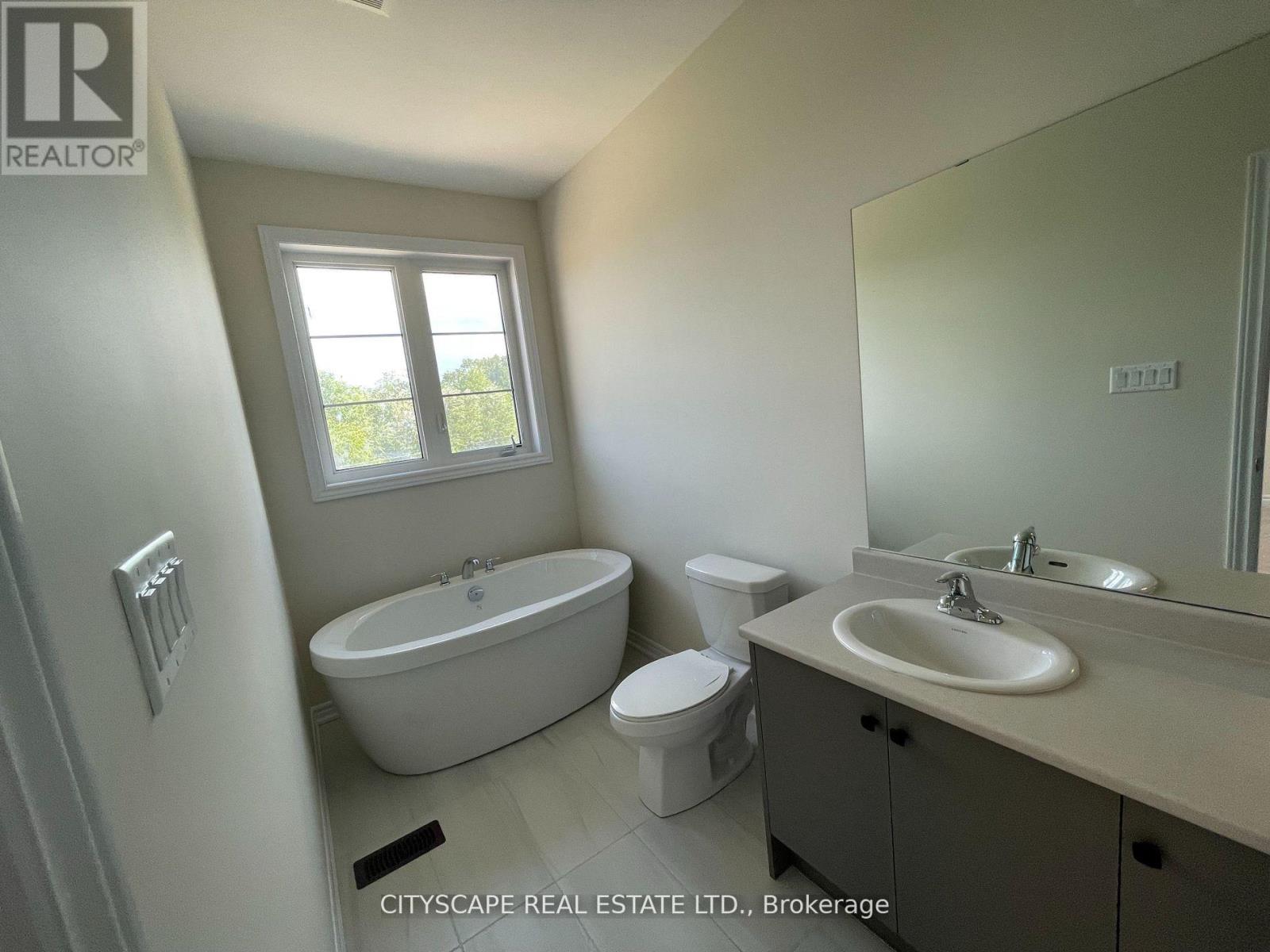 1392 Almonte Drive, Burlington, Ontario  L7P 3E3 - Photo 10 - W13138840