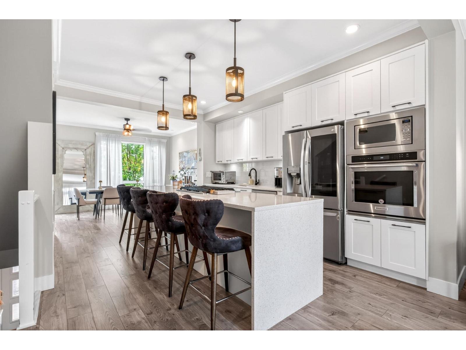 111 16488 64TH AVENUE, Surrey, British Columbia