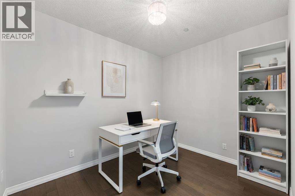 308 Lucas Way NW, Calgary, Alberta  T3P 0R5 - Photo 4 - A2306590