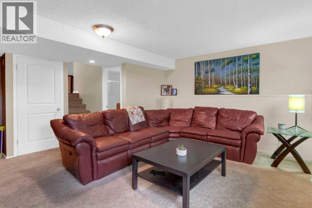 52 Strathclair Rise SW, Calgary, Alberta  T3H 1G4 - Photo 18 - A2311545
