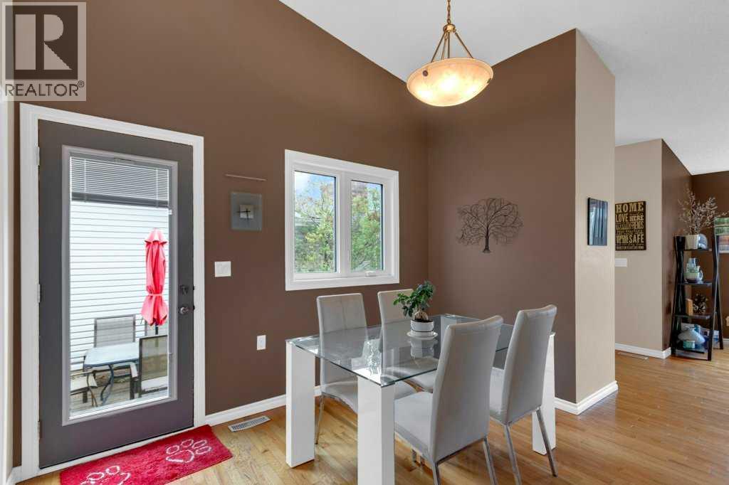 52 Strathclair Rise SW, Calgary, Alberta  T3H 1G4 - Photo 7 - A2311545