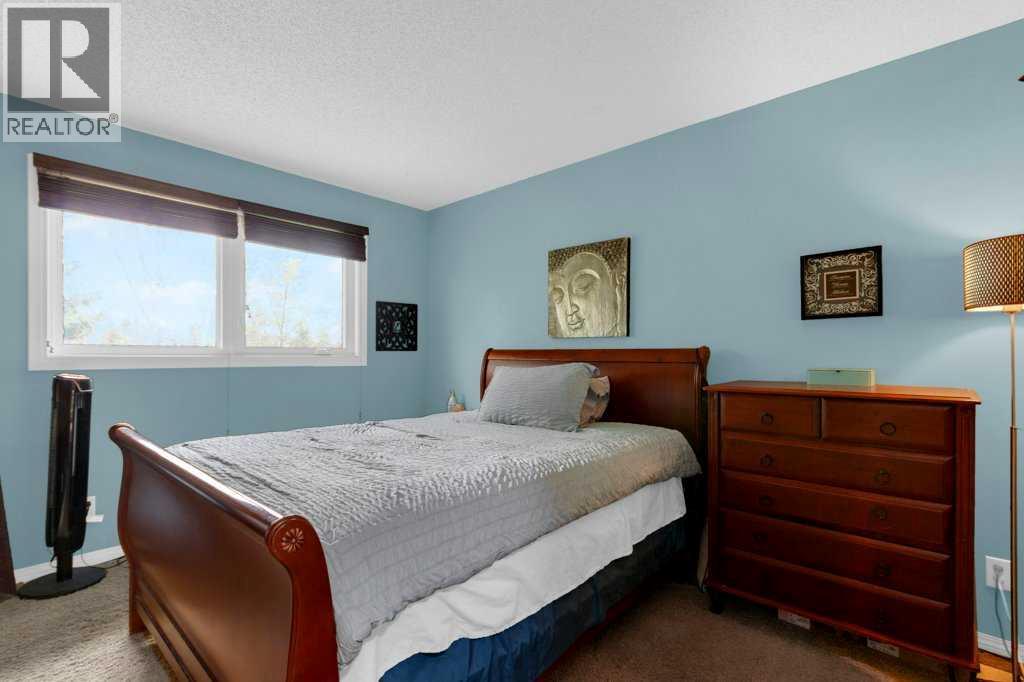 52 Strathclair Rise SW, Calgary, Alberta  T3H 1G4 - Photo 13 - A2311545
