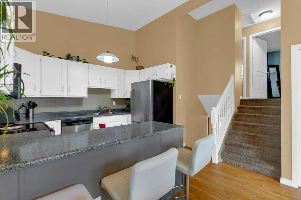 52 Strathclair Rise SW, Calgary, Alberta  T3H 1G4 - Photo 9 - A2311545