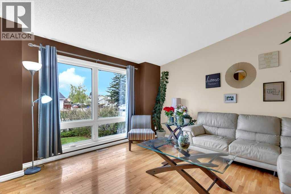 52 Strathclair Rise SW, Calgary, Alberta  T3H 1G4 - Photo 3 - A2311545