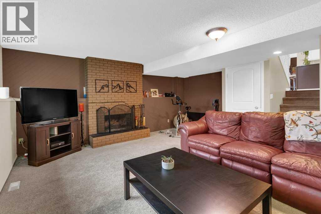 52 Strathclair Rise SW, Calgary, Alberta  T3H 1G4 - Photo 19 - A2311545