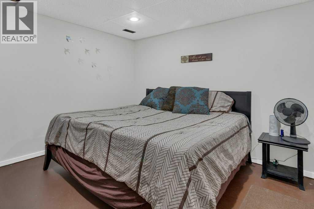 52 Strathclair Rise SW, Calgary, Alberta  T3H 1G4 - Photo 22 - A2311545