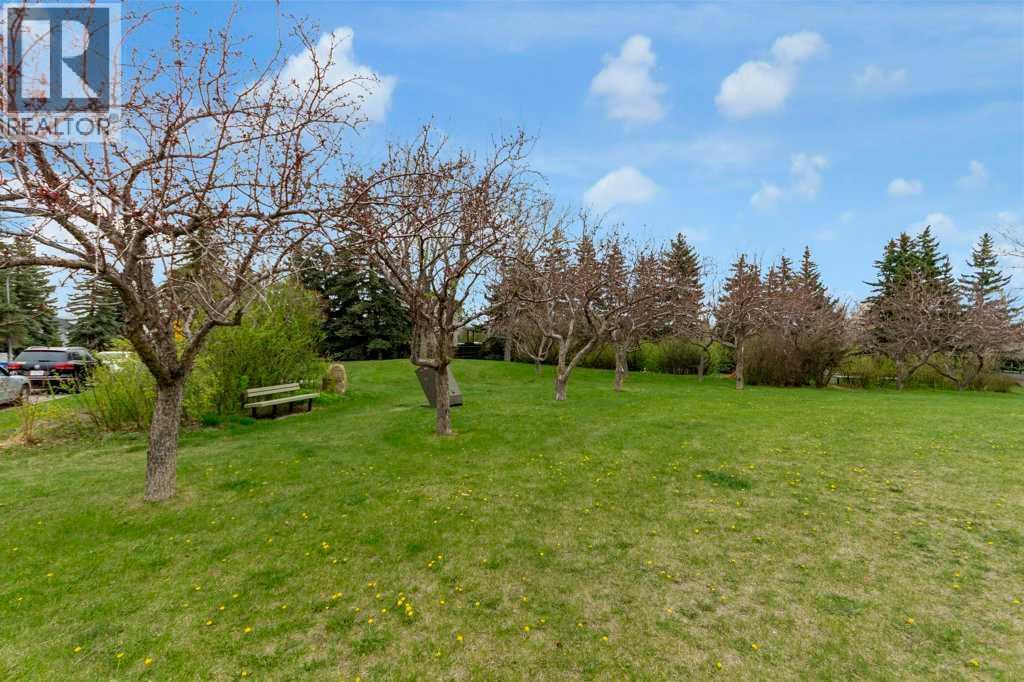 52 Strathclair Rise SW, Calgary, Alberta  T3H 1G4 - Photo 28 - A2311545