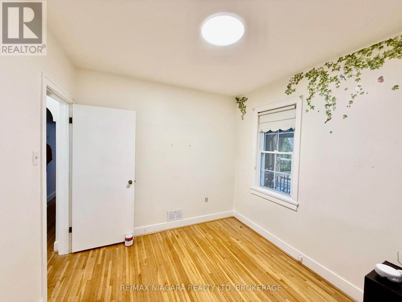 Main - 39 Maplewood Drive, St. Catharines, Ontario  L2M 3P1 - Photo 11 - X13105530