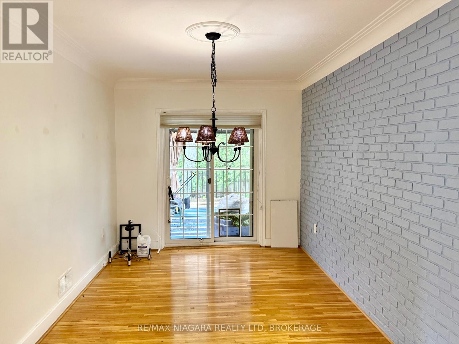 Main - 39 Maplewood Drive, St. Catharines, Ontario  L2M 3P1 - Photo 6 - X13105530