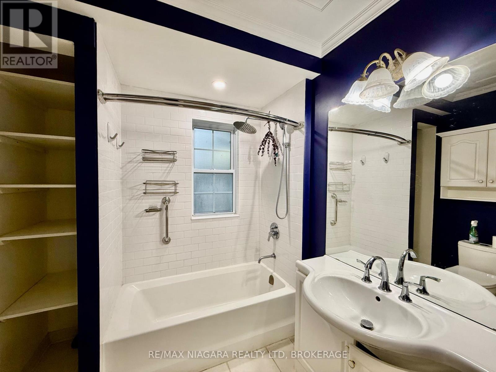 Main - 39 Maplewood Drive, St. Catharines, Ontario  L2M 3P1 - Photo 12 - X13105530