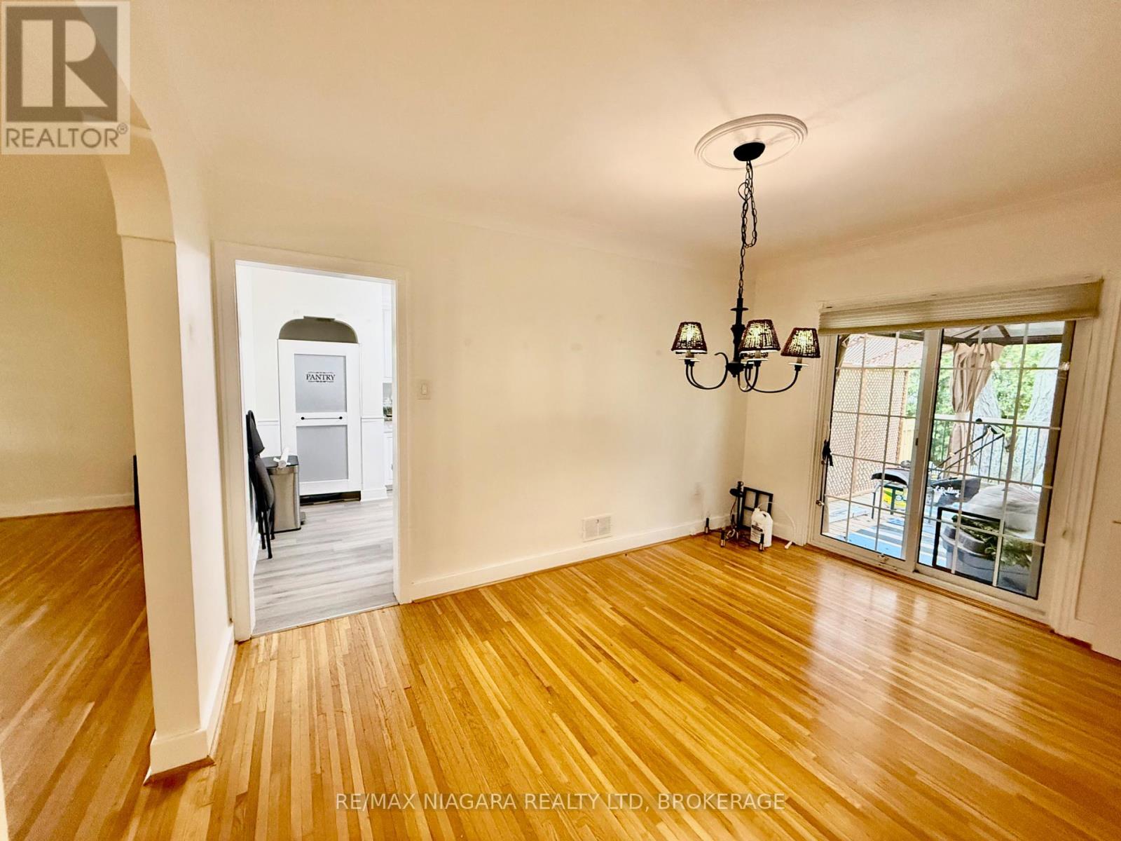 Main - 39 Maplewood Drive, St. Catharines, Ontario  L2M 3P1 - Photo 7 - X13105530