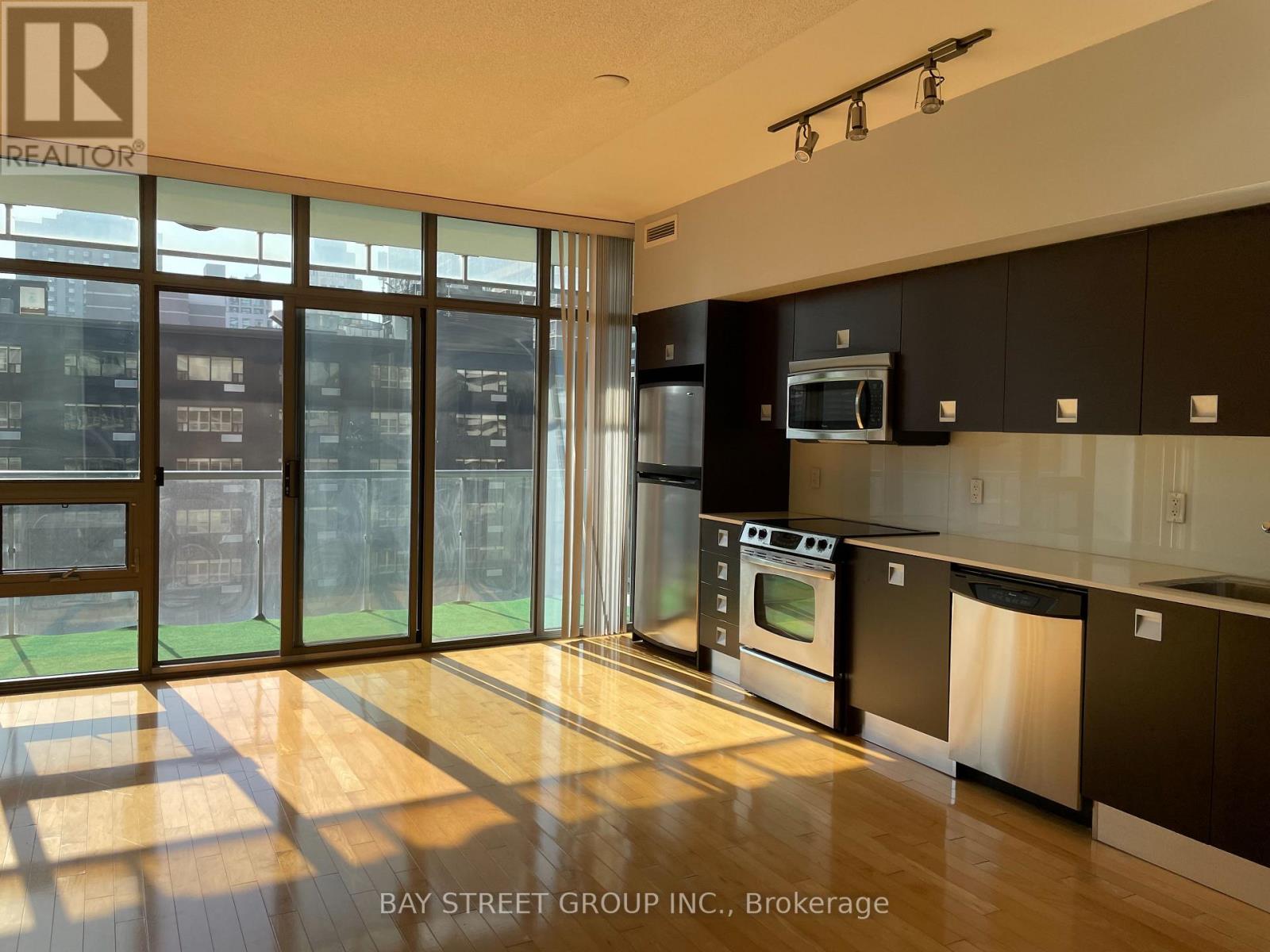 907 - 33 Charles Street E, Toronto, Ontario  M4Y 1R9 - Photo 3 - C13138890