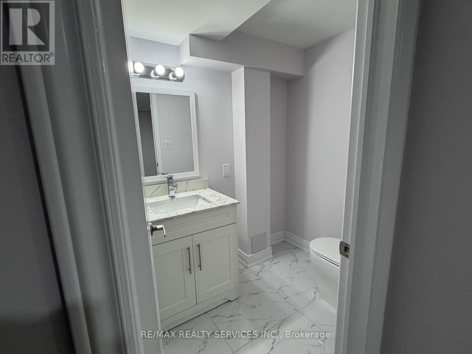 32 Fruitful Crescent, Whitby, Ontario  L1P 0N3 - Photo 13 - E13138880