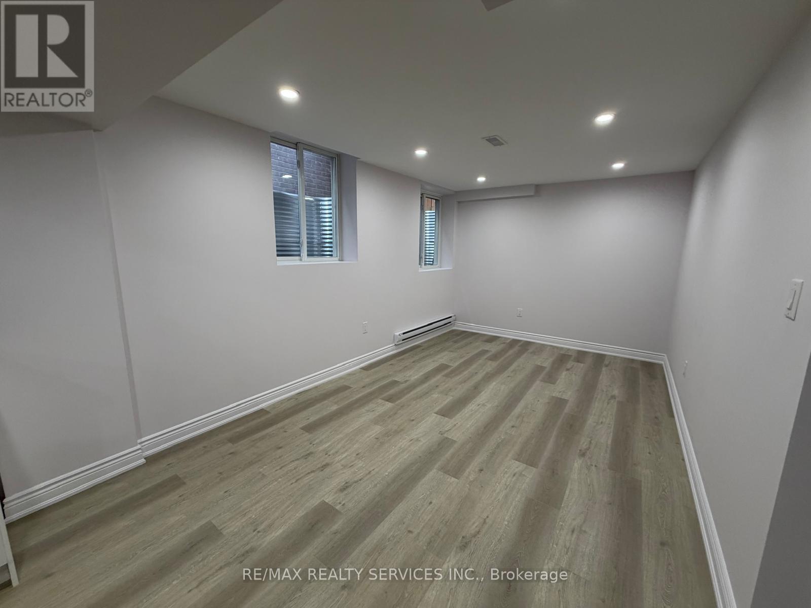 32 Fruitful Crescent, Whitby, Ontario  L1P 0N3 - Photo 3 - E13138880