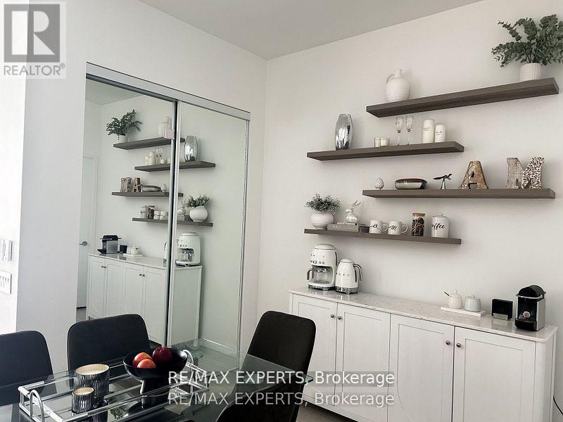 Th05 - 9 Buttermill Avenue, Vaughan, Ontario  L4K 0M5 - Photo 11 - N13138886