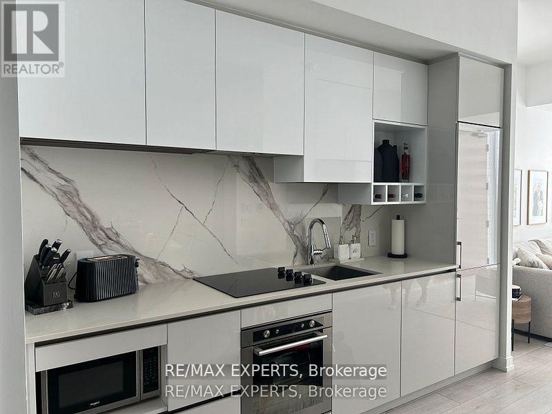 Th05 - 9 Buttermill Avenue, Vaughan, Ontario  L4K 0M5 - Photo 6 - N13138886