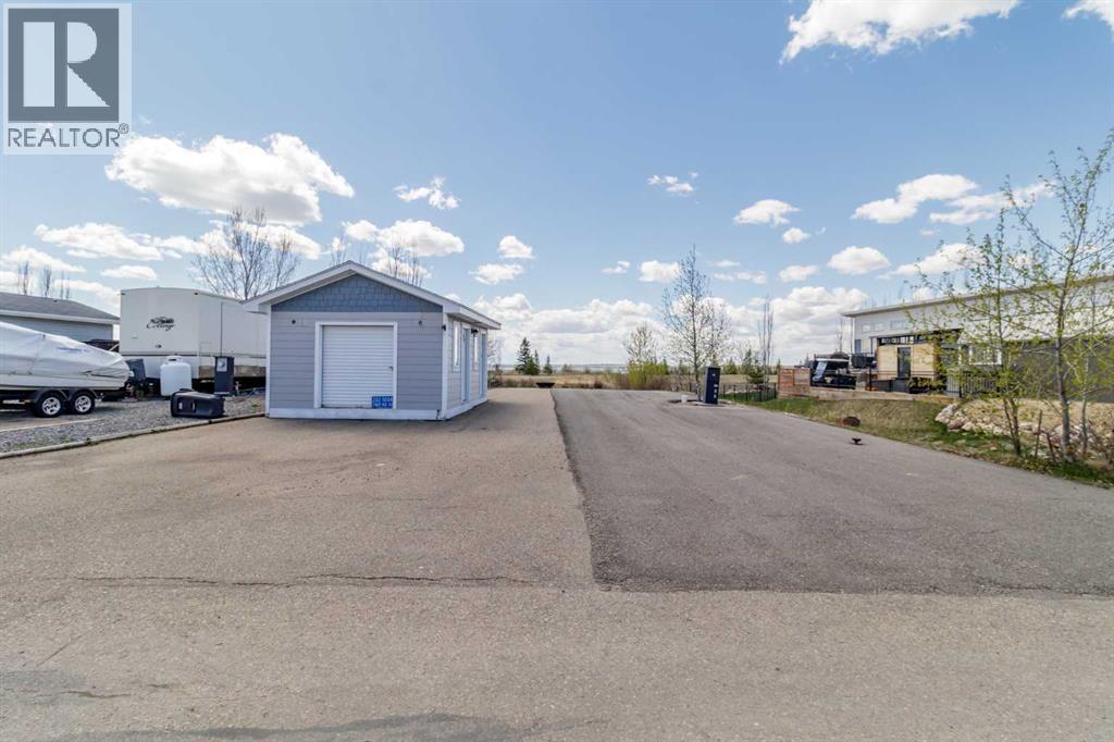 202a 10046 Township Road, Rural Ponoka County, Alberta  T0C 2J0 - Photo 2 - A2286027