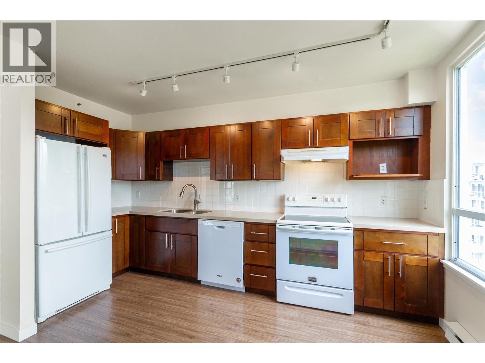 1802 551 Austin Avenue, Coquitlam, British Columbia  V3K 6R7 - Photo 5 - R3103823