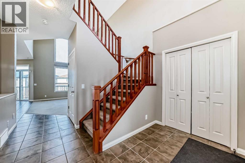 60 Sunset Circle, Cochrane, Alberta  T4C 0C3 - Photo 2 - A2307268