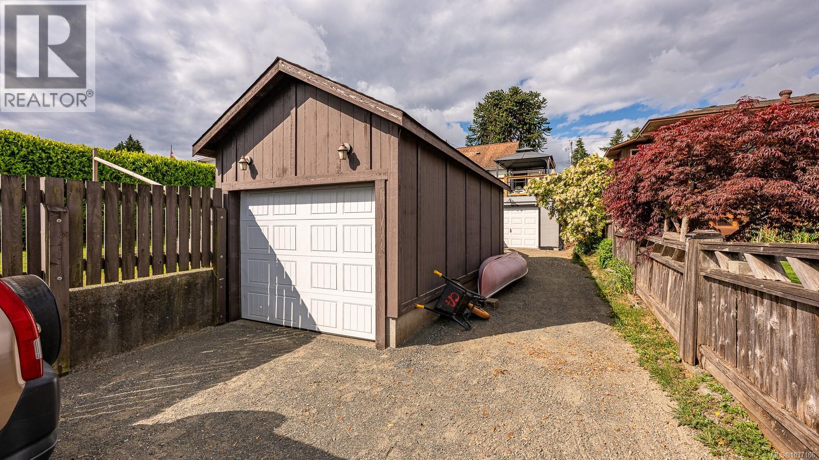 651 Colwyn St, Campbell River, British Columbia  V9W 2Y2 - Photo 10 - 1037166