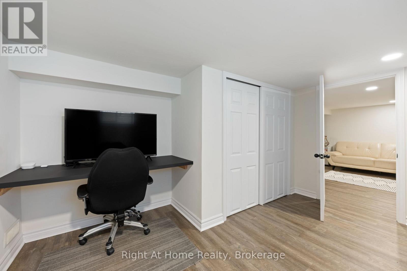 1483 Fifth Ave Louth, St. Catharines, Ontario  L2R 6P7 - Photo 32 - X13131000
