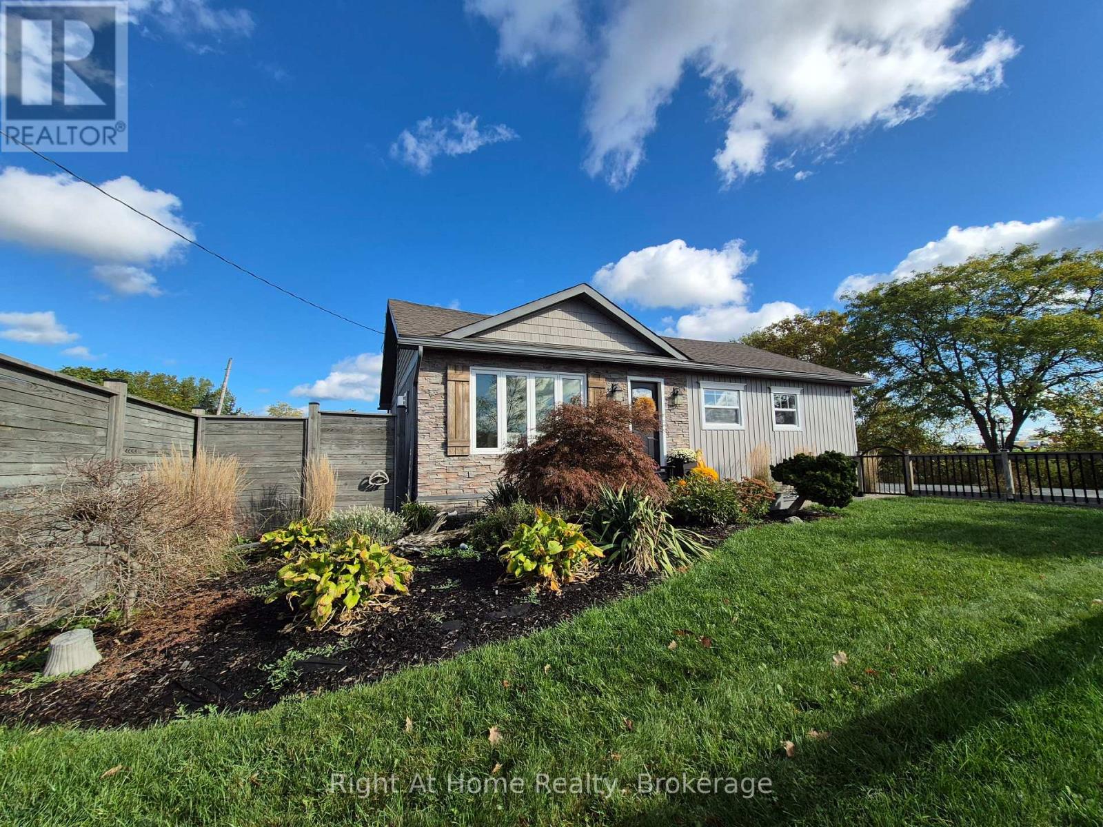 1483 Fifth Ave Louth, St. Catharines, Ontario  L2R 6P7 - Photo 39 - X13131000