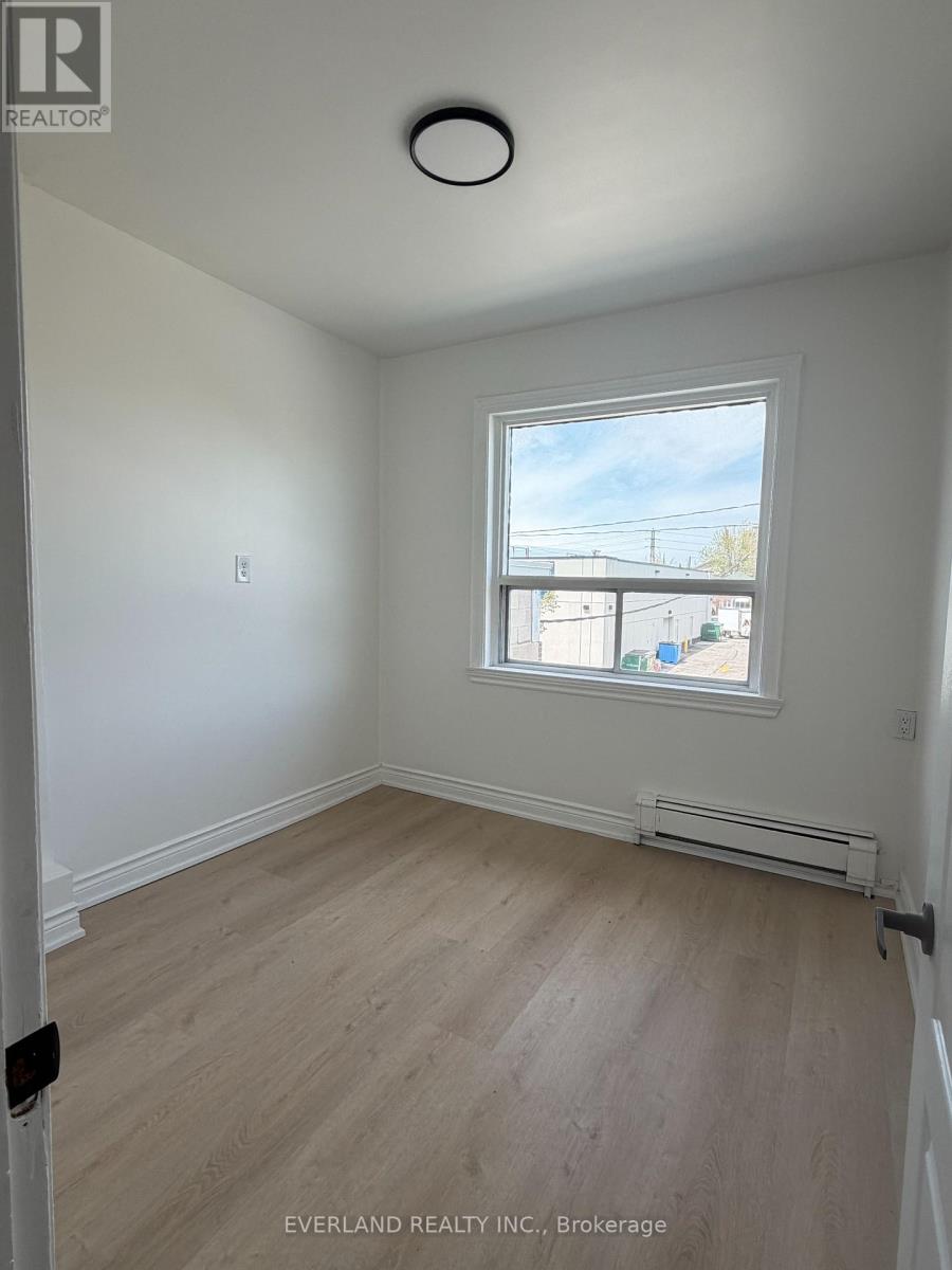 2nd Floor - 247 Belgravia Avenue, Toronto, Ontario  M6E 2M9 - Photo 3 - W13138868