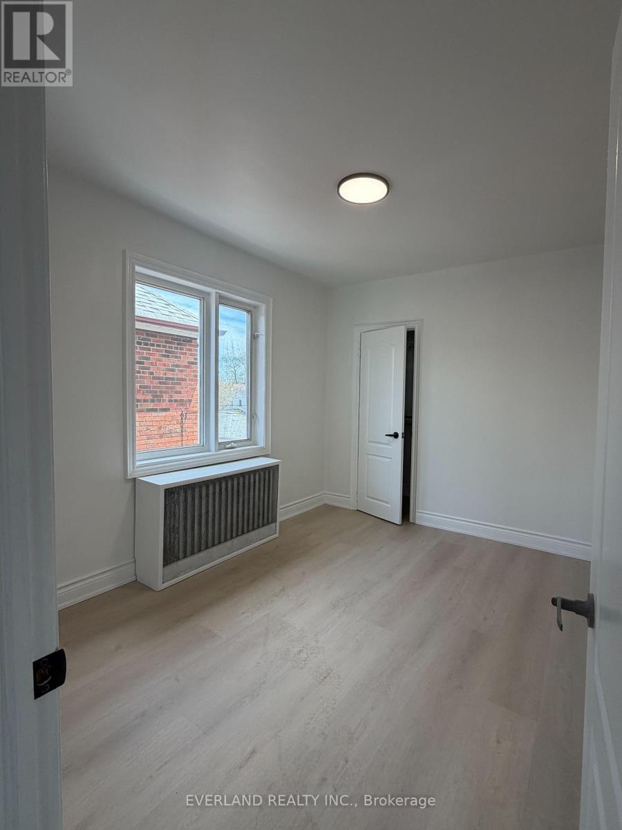 2nd Floor - 247 Belgravia Avenue, Toronto, Ontario  M6E 2M9 - Photo 6 - W13138868