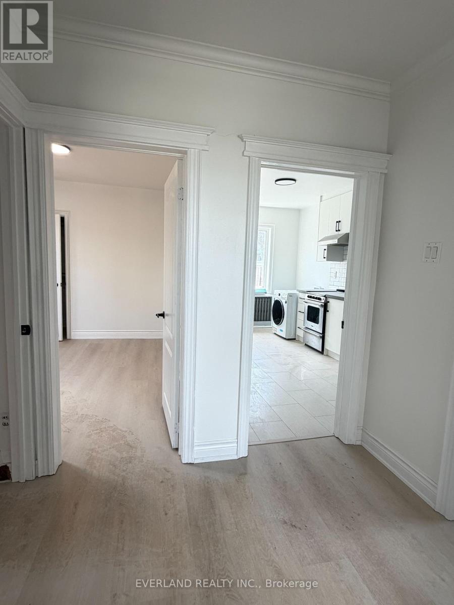 2nd Floor - 247 Belgravia Avenue, Toronto, Ontario  M6E 2M9 - Photo 8 - W13138868
