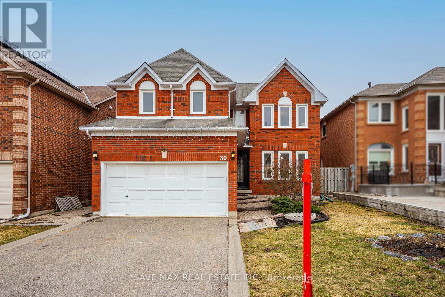30 ADIRONDACK CRESCENT, Brampton, Ontario