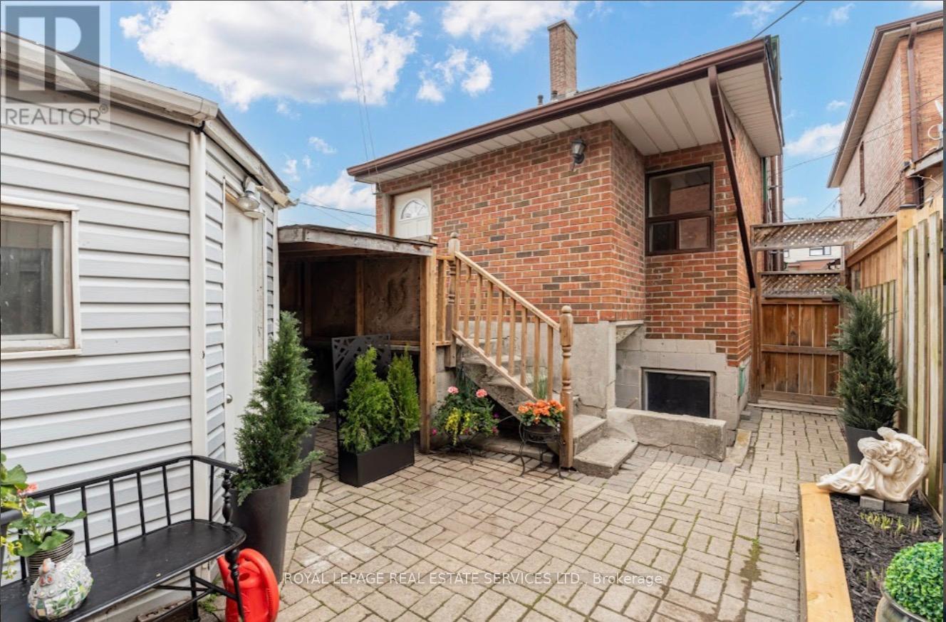 21 Hatherley Road, Toronto, Ontario  M6E 1V8 - Photo 28 - W13138888